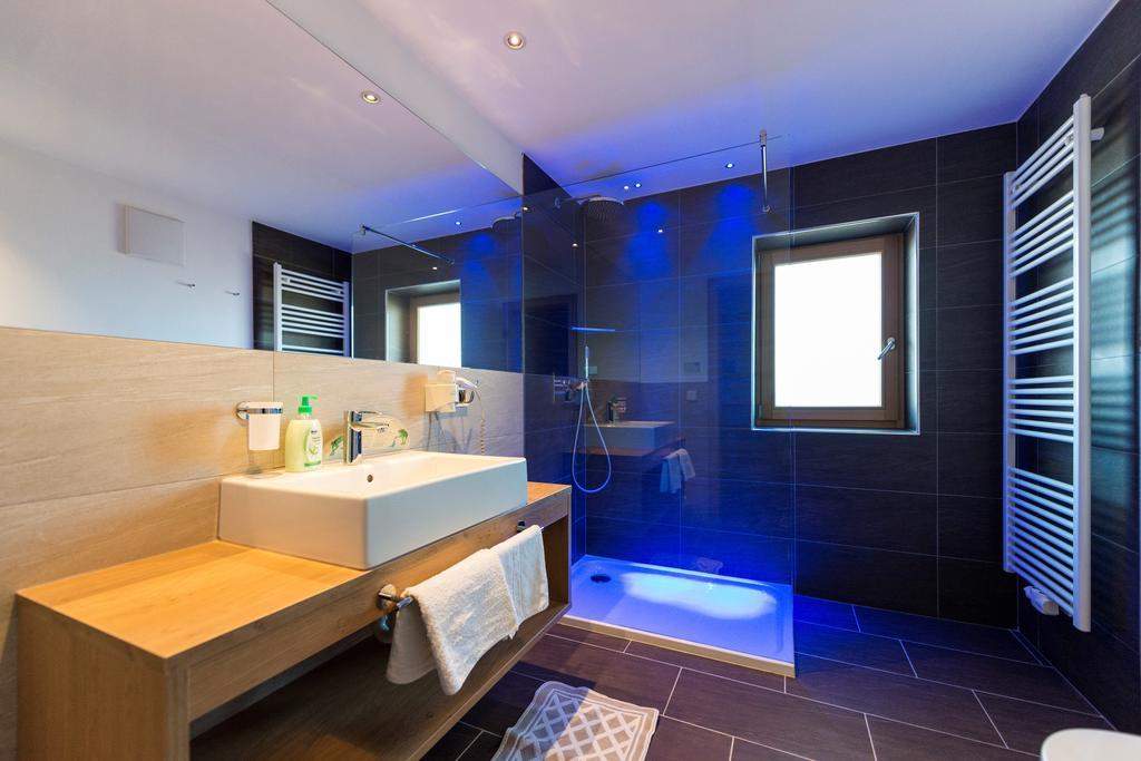 Hotel Alpenfrieden Maranza Luaran gambar